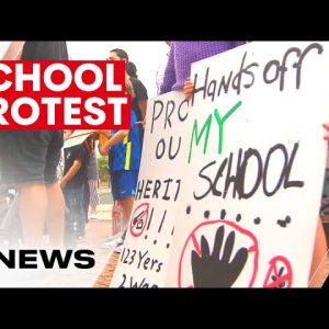East Brisbane State School parents and students protest Gabba redevelopment | 7NEWS