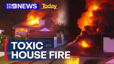 Brisbane house fire releases toxic smoke into the air | 9 News Australia